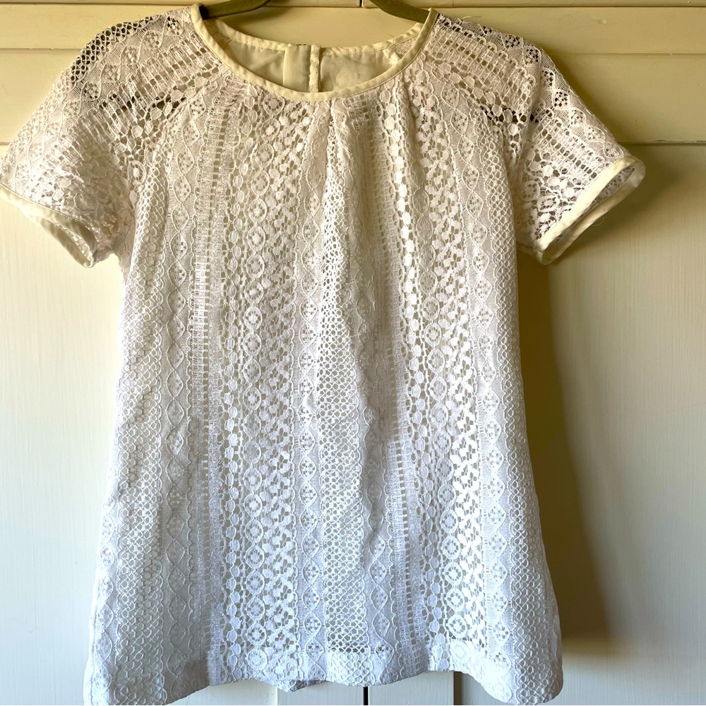 New York & Co lace top with lined bodice